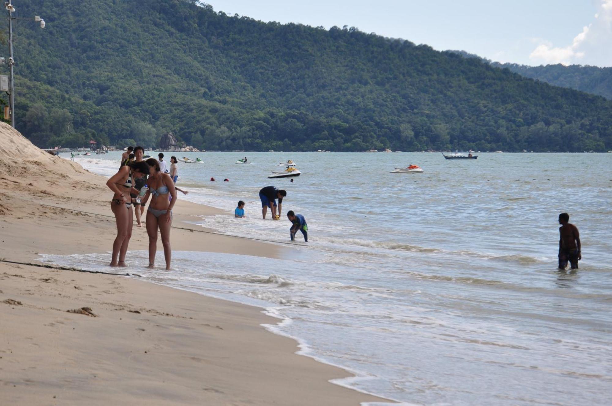 Aloka Seaview Apartment Batu Feringgi Exteriör bild